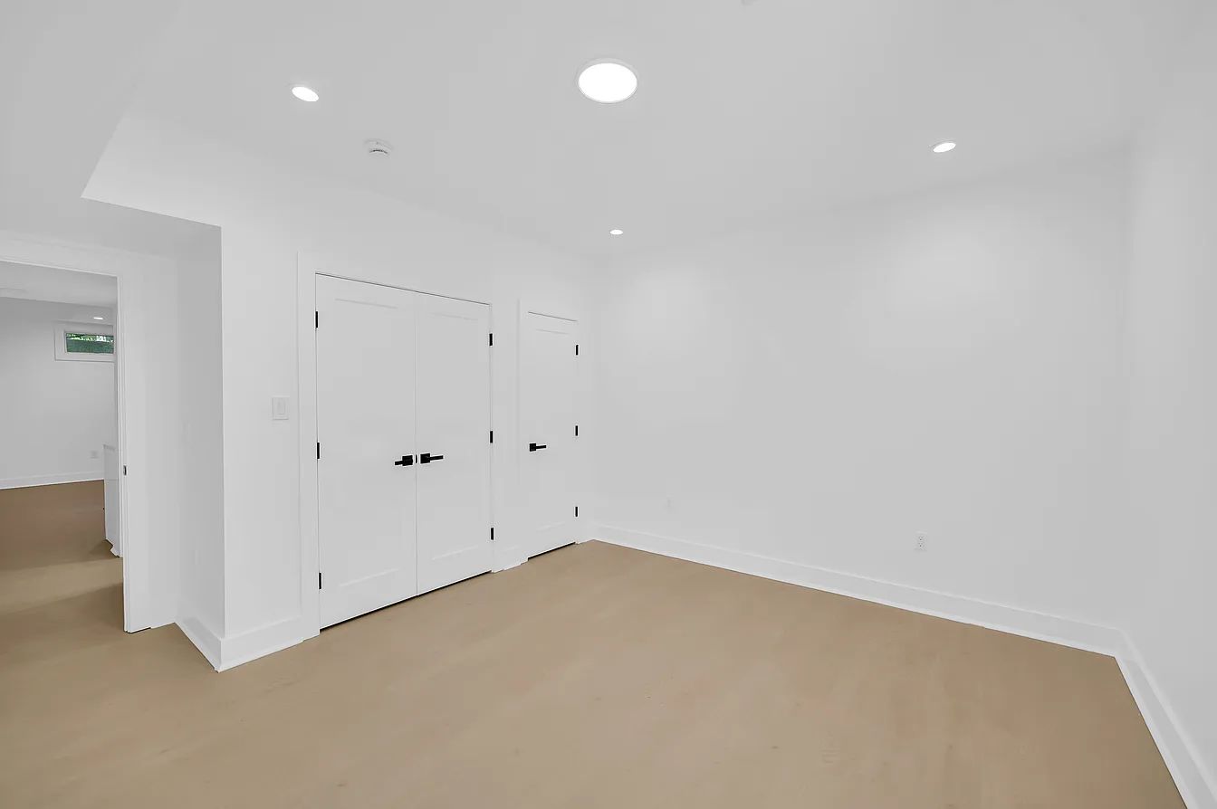 27 Mounthaven Dr Livingston NJ bedroom photo 11